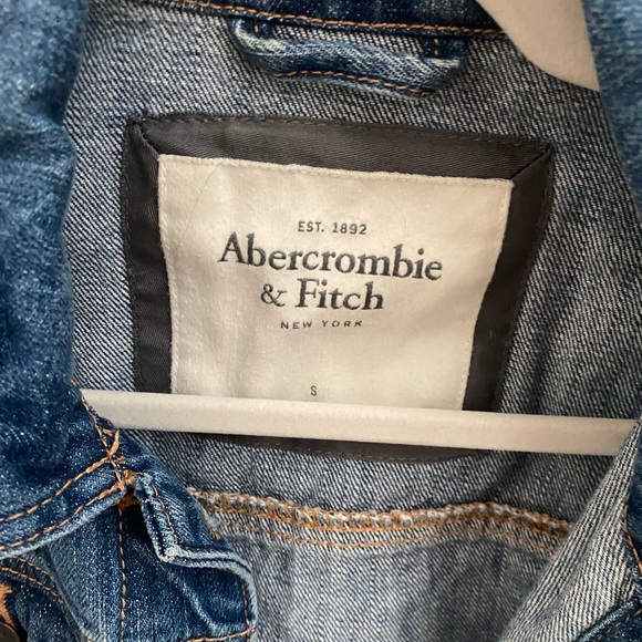 Abercrombie and Fitch jean jacket size S - Picture 2 of 3